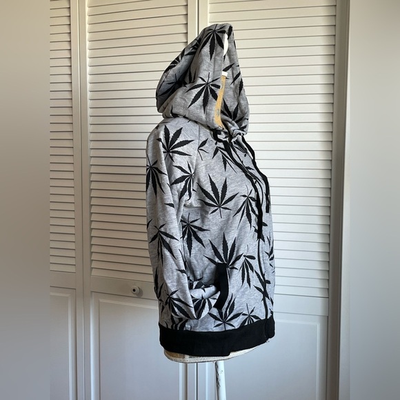 Ellie & Kate size XL Pot leaf Hoodie zip up , gray, and black - Picture 4 of 8